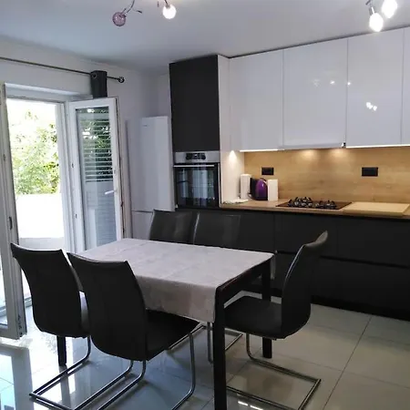 Joskic Nedaleko Plaze *